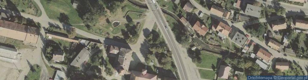 Zdjęcie satelitarne Kapliczka, Figura Świętych, Krzyż