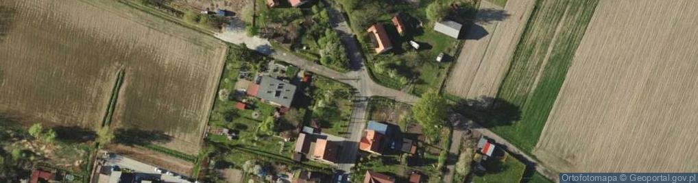 Zdjęcie satelitarne Kapliczka, Figura Świętych, Krzyż