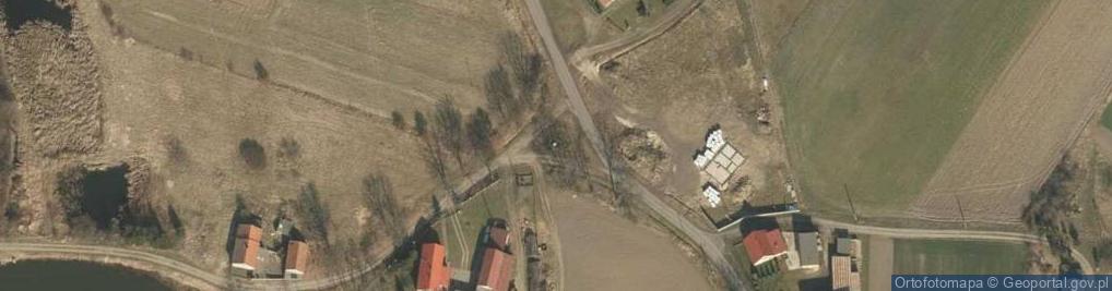 Zdjęcie satelitarne Kapliczka, Figura Świętych, Krzyż