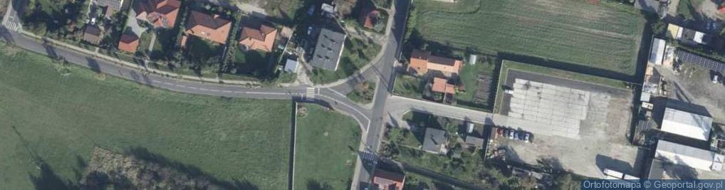 Zdjęcie satelitarne Kapliczka, Figura Świętych, Krzyż