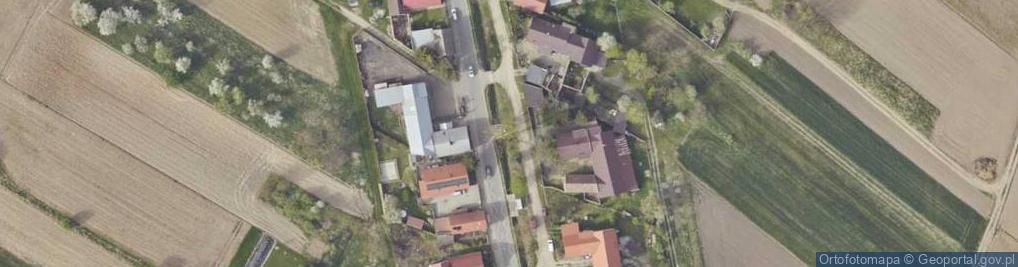 Zdjęcie satelitarne Kapliczka, Figura Świętych, Krzyż