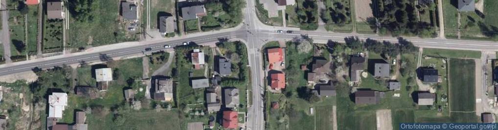 Zdjęcie satelitarne Kapliczka, Figura Świętych, Krzyż