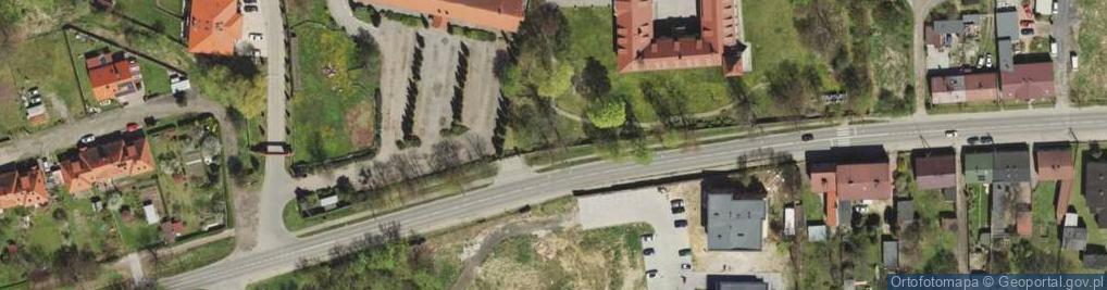Zdjęcie satelitarne Kapliczka, Figura Świętych, Krzyż