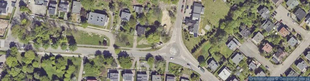 Zdjęcie satelitarne Kapliczka, Figura Świętych, Krzyż