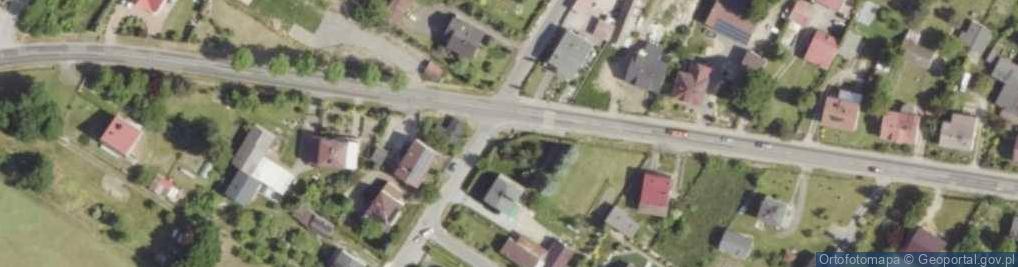 Zdjęcie satelitarne Kapliczka, Figura Świętych, Krzyż