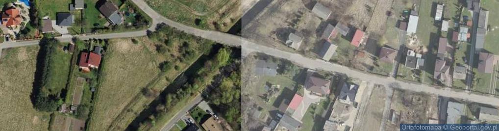 Zdjęcie satelitarne Kapliczka, Figura Świętych, Krzyż
