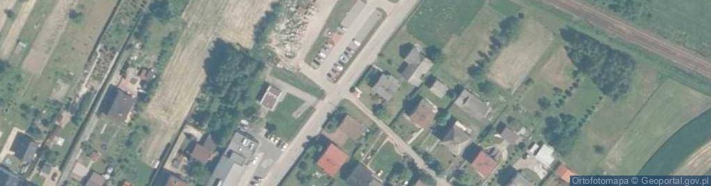 Zdjęcie satelitarne Kapliczka, Figura Świętych, Krzyż