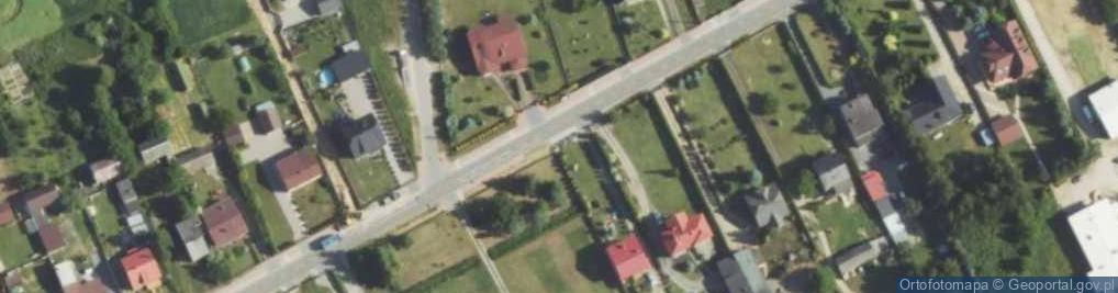 Zdjęcie satelitarne Kapliczka, Figura Świętych, Krzyż
