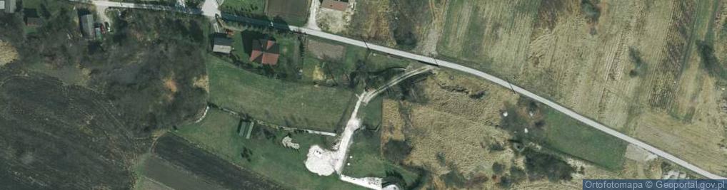 Zdjęcie satelitarne Kapliczka, Figura Świętych, Krzyż