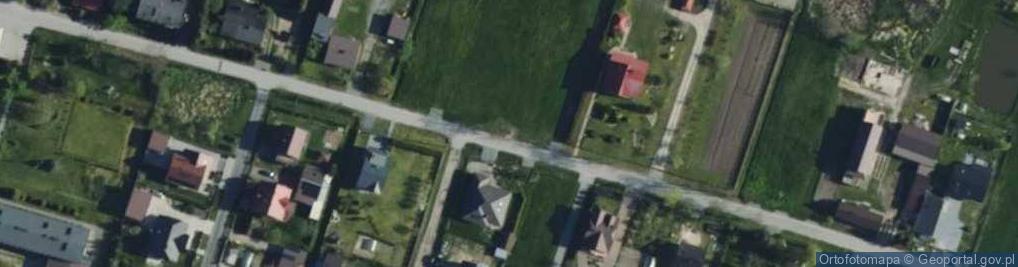 Zdjęcie satelitarne Kapliczka, Figura Świętych, Krzyż