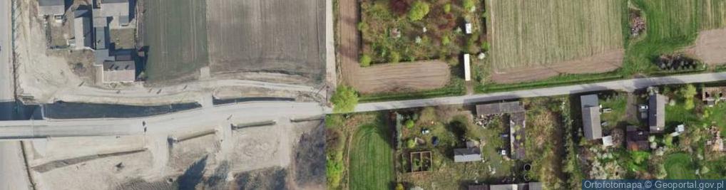 Zdjęcie satelitarne Kapliczka, Figura Świętych, Krzyż