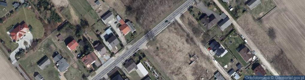 Zdjęcie satelitarne Kapliczka, Figura Świętych, Krzyż