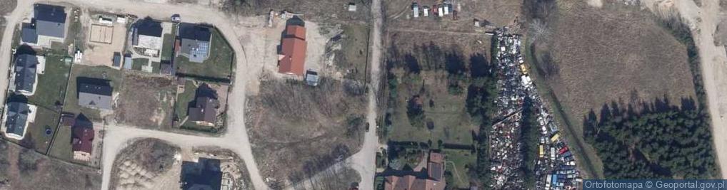 Zdjęcie satelitarne Kapliczka, Figura Świętych, Krzyż