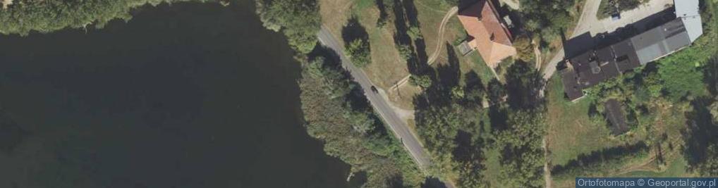 Zdjęcie satelitarne Kapliczka, Figura Świętych, Krzyż