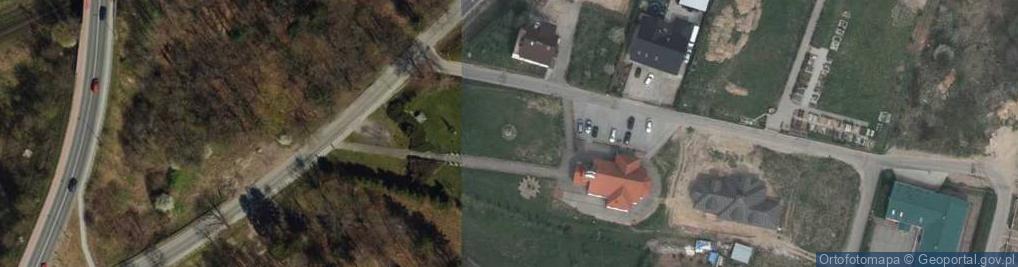 Zdjęcie satelitarne Kapliczka, Figura Świętych, Krzyż