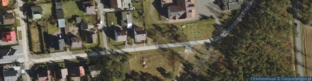 Zdjęcie satelitarne Kapliczka, Figura Świętych, Krzyż