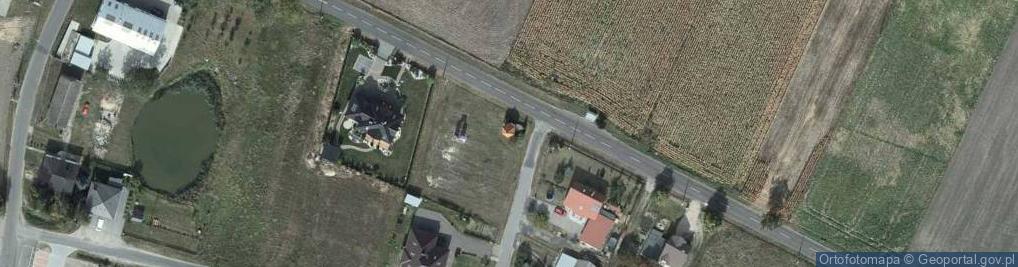 Zdjęcie satelitarne Kapliczka, Figura Świętych, Krzyż