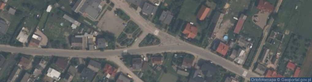 Zdjęcie satelitarne Kapliczka, Figura Świętych, Krzyż