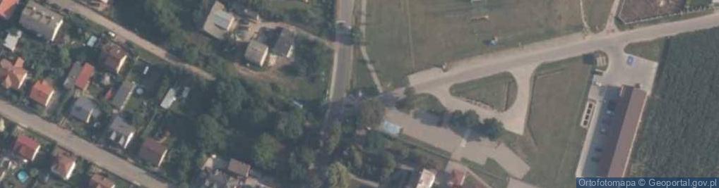 Zdjęcie satelitarne Kapliczka, Figura Świętych, Krzyż