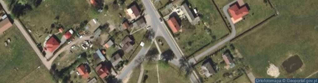 Zdjęcie satelitarne Kapliczka, Figura Świętych, Krzyż