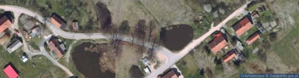 Zdjęcie satelitarne Kapliczka, Figura Świętych, Krzyż