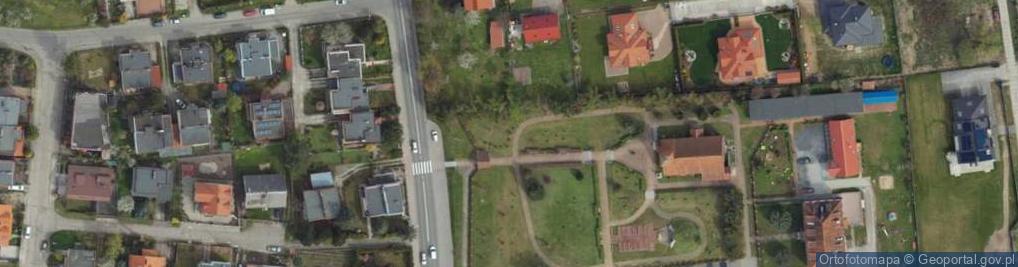 Zdjęcie satelitarne Kapliczka, Figura Świętych, Krzyż