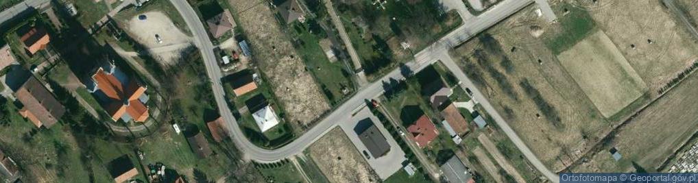 Zdjęcie satelitarne Kapliczka, Figura Świętych, Krzyż