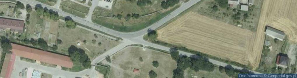 Zdjęcie satelitarne Kapliczka, Figura Świętych, Krzyż