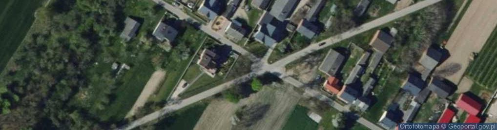 Zdjęcie satelitarne Kapliczka, Figura Świętych, Krzyż