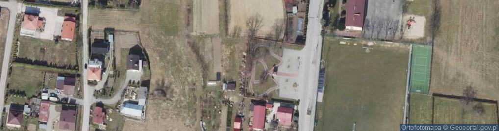 Zdjęcie satelitarne Kapliczka, Figura Świętych, Krzyż
