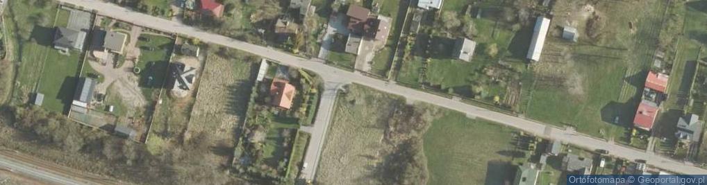 Zdjęcie satelitarne Kapliczka, Figura Świętych, Krzyż