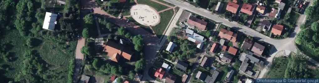 Zdjęcie satelitarne Kapliczka, Figura Świętych, Krzyż
