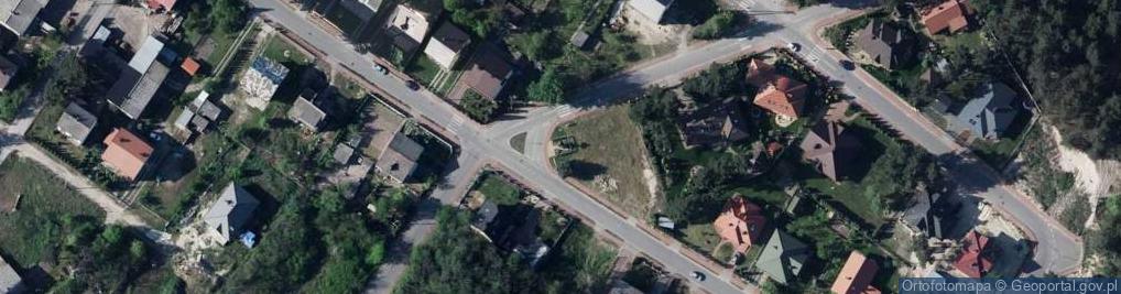 Zdjęcie satelitarne Kapliczka, Figura Świętych, Krzyż