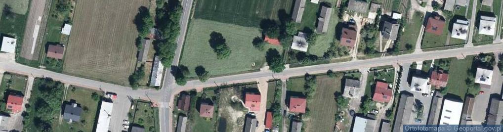 Zdjęcie satelitarne Kapliczka, Figura Świętych, Krzyż