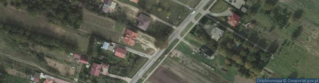 Zdjęcie satelitarne Kapliczka, Figura Świętych, Krzyż