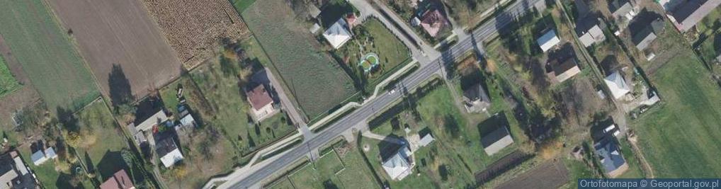Zdjęcie satelitarne Kapliczka, Figura Świętych, Krzyż