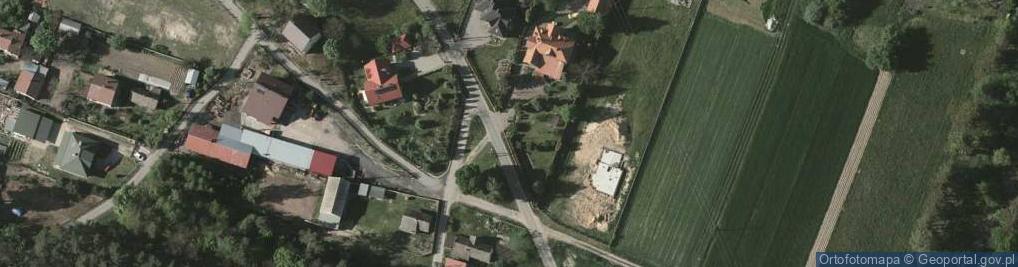 Zdjęcie satelitarne Kapliczka, Figura Świętych, Krzyż