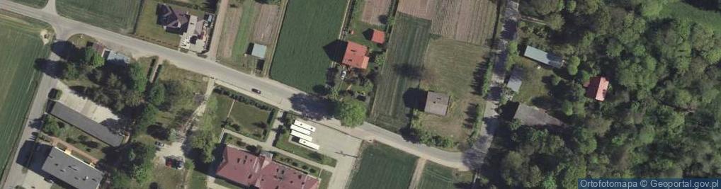 Zdjęcie satelitarne Kapliczka, Figura Świętych, Krzyż