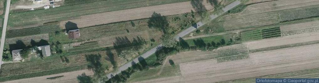 Zdjęcie satelitarne Kapliczka, Figura Świętych, Krzyż