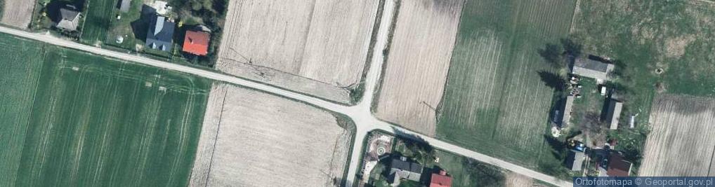 Zdjęcie satelitarne Kapliczka, Figura Świętych, Krzyż