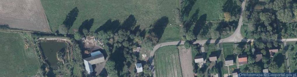 Zdjęcie satelitarne Kapliczka, Figura Świętych, Krzyż