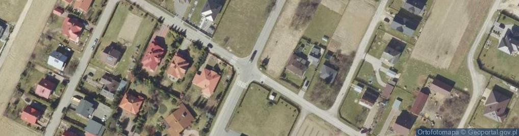 Zdjęcie satelitarne Kapliczka, Figura Świętych, Krzyż