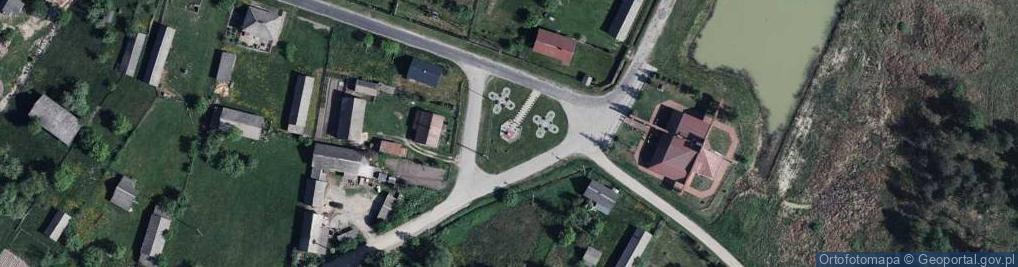 Zdjęcie satelitarne Kapliczka, Figura Świętych, Krzyż