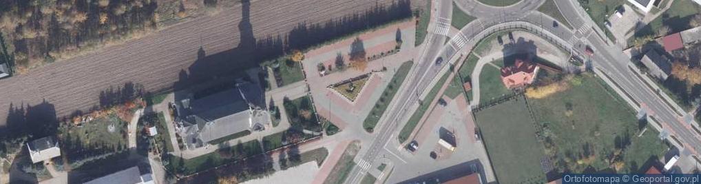 Zdjęcie satelitarne Kapliczka, Figura Świętych, Krzyż