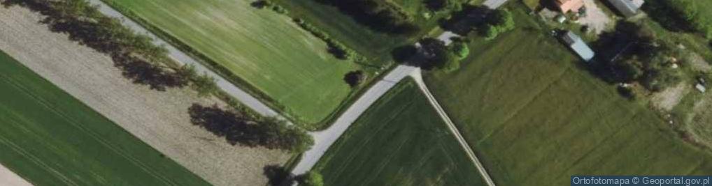 Zdjęcie satelitarne Kapliczka, Figura Świętych, Krzyż