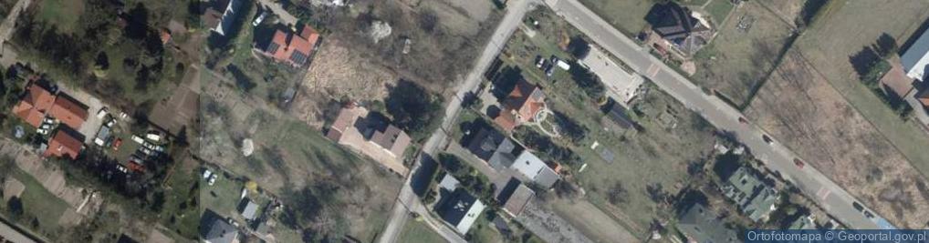 Zdjęcie satelitarne Kapliczka, Figura Świętych, Krzyż