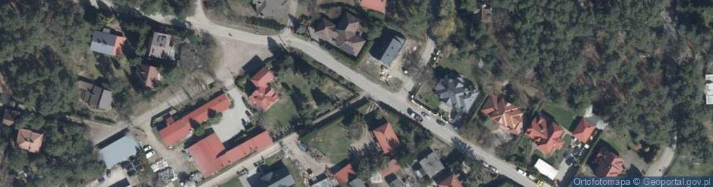 Zdjęcie satelitarne Kapliczka, Figura Świętych, Krzyż