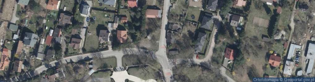 Zdjęcie satelitarne Kapliczka, Figura Świętych, Krzyż