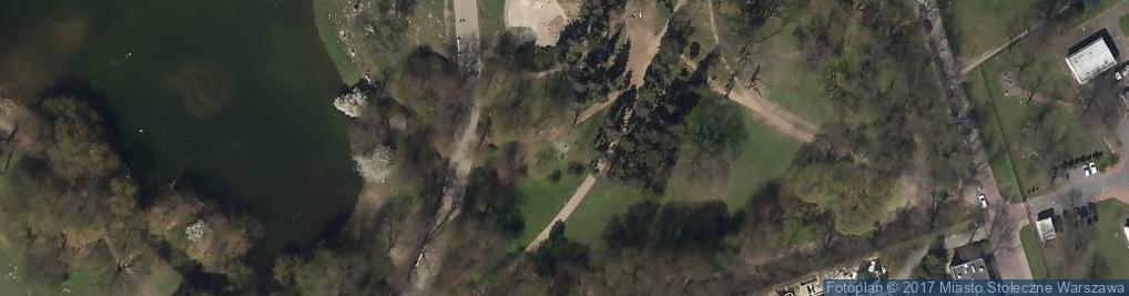 Zdjęcie satelitarne Kapliczka, Figura Świętych, Krzyż