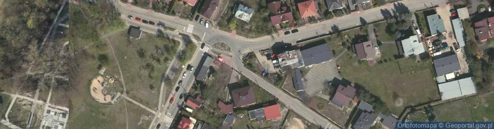 Zdjęcie satelitarne Kapliczka, Figura Świętych, Krzyż